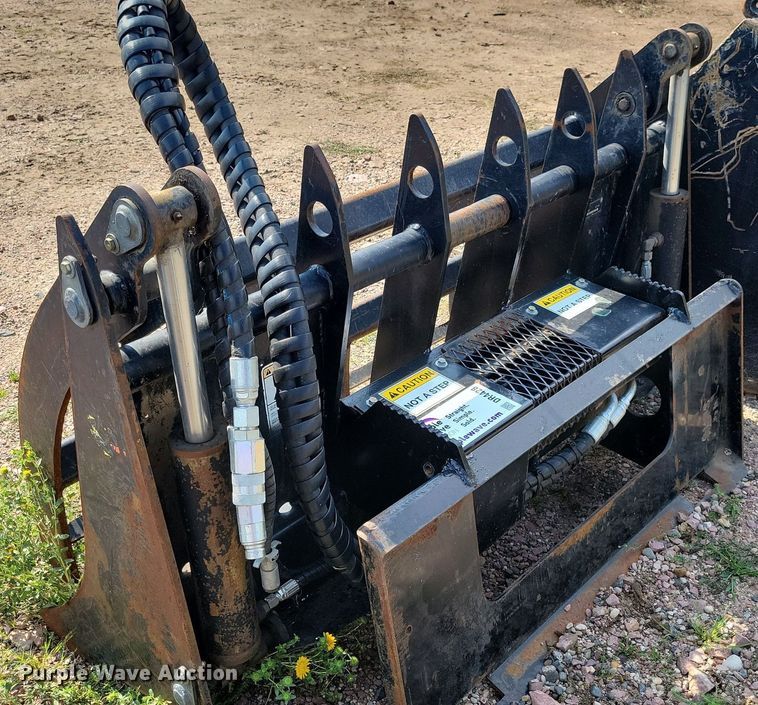 image for item DR4428 Quick Attach skid steer grapple bucket