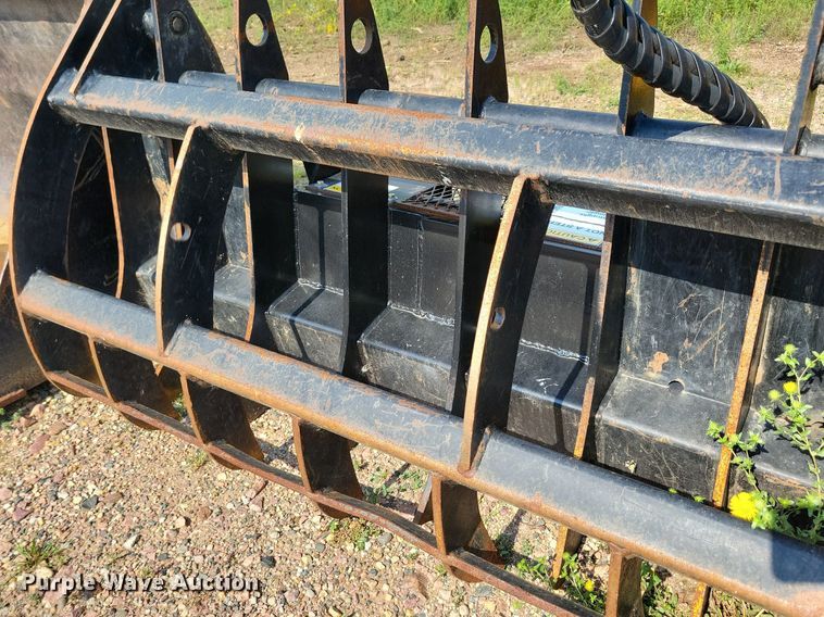 image for item DR4428 Quick Attach skid steer grapple bucket