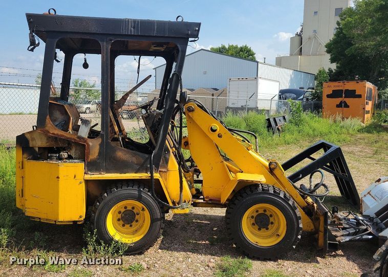 image for item DR4430 1997 NMC Wollard Swinger AG2000 wheel loader