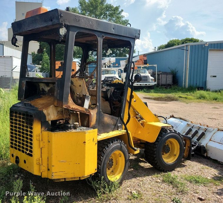 image for item DR4430 1997 NMC Wollard Swinger AG2000 wheel loader