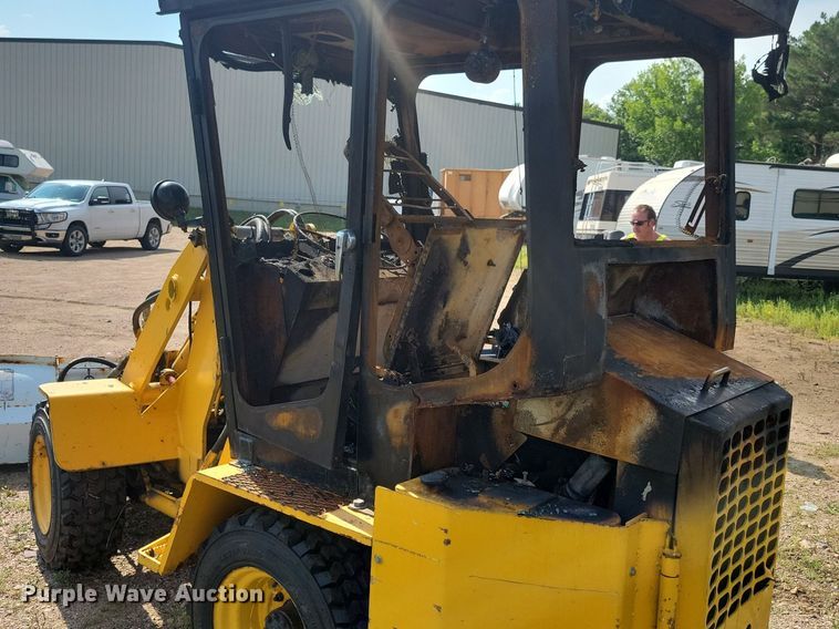 image for item DR4430 1997 NMC Wollard Swinger AG2000 wheel loader