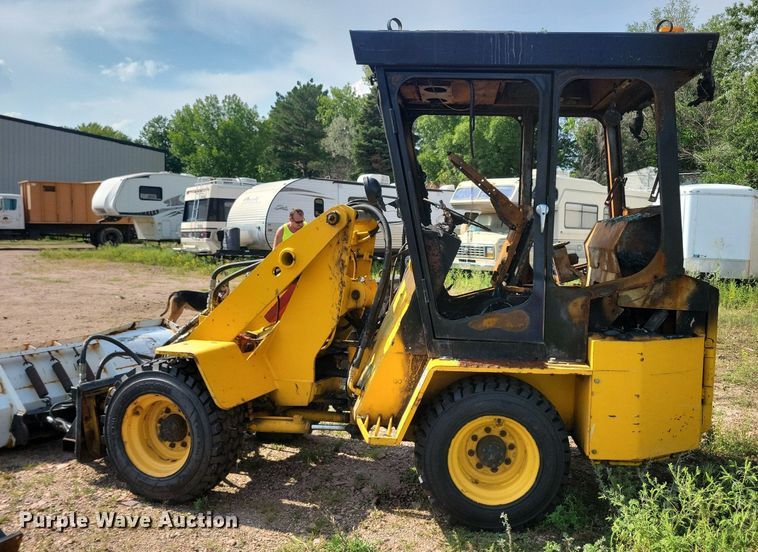 image for item DR4430 1997 NMC Wollard Swinger AG2000 wheel loader