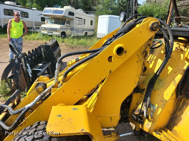image for item DR4430 1997 NMC Wollard Swinger AG2000 wheel loader