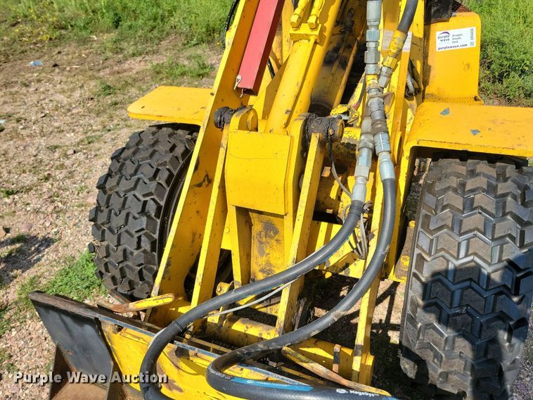 image for item DR4430 1997 NMC Wollard Swinger AG2000 wheel loader