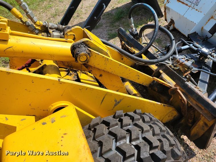 image for item DR4430 1997 NMC Wollard Swinger AG2000 wheel loader