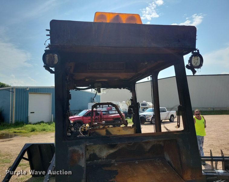 image for item DR4430 1997 NMC Wollard Swinger AG2000 wheel loader