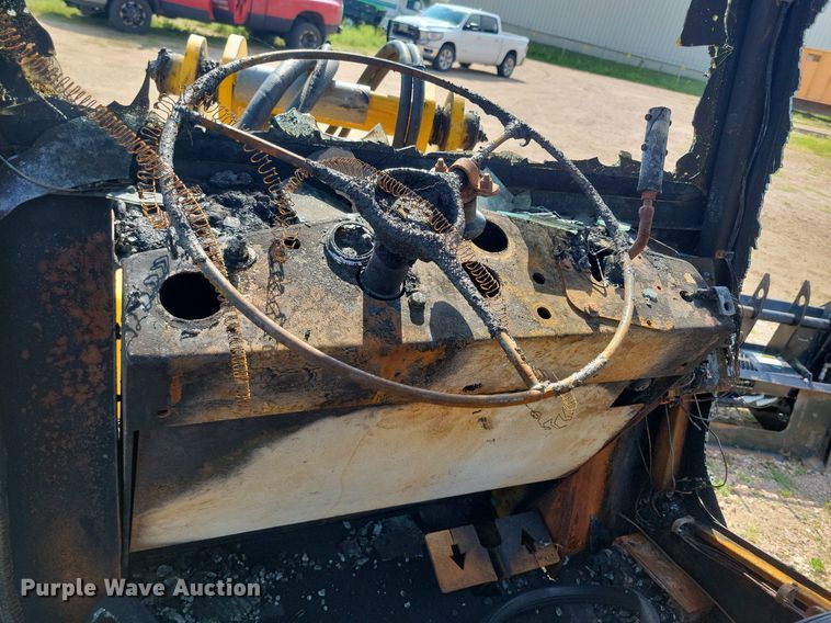 image for item DR4430 1997 NMC Wollard Swinger AG2000 wheel loader