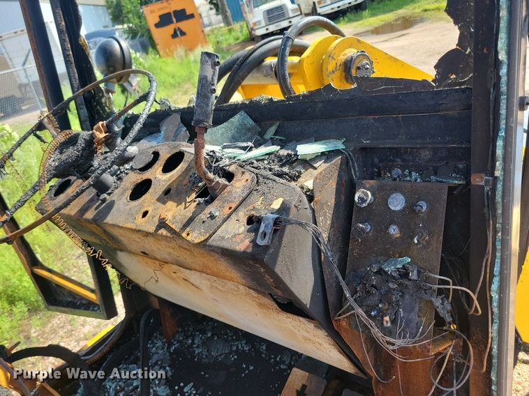 image for item DR4430 1997 NMC Wollard Swinger AG2000 wheel loader