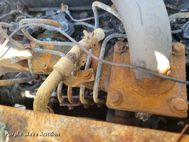 image for item DR4430 1997 NMC Wollard Swinger AG2000 wheel loader