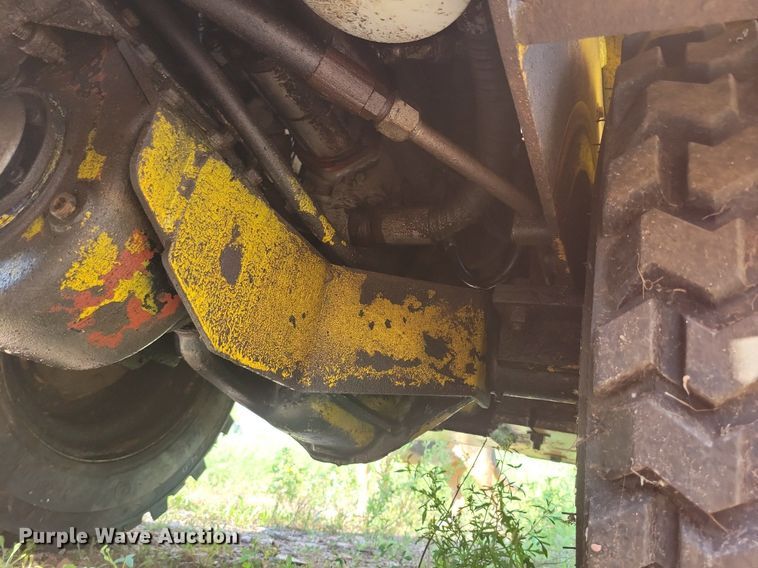 image for item DR4430 1997 NMC Wollard Swinger AG2000 wheel loader