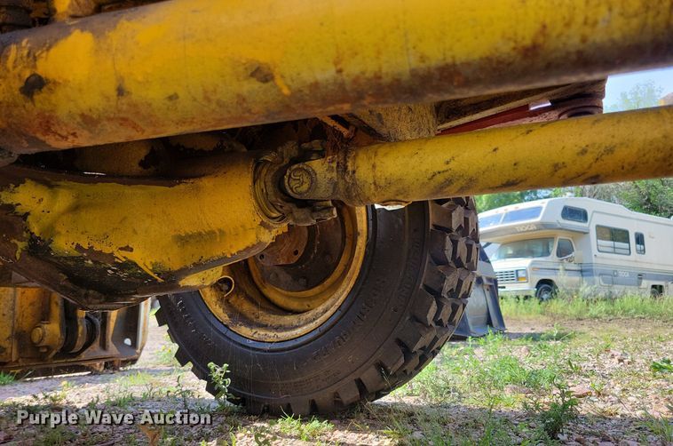 image for item DR4430 1997 NMC Wollard Swinger AG2000 wheel loader