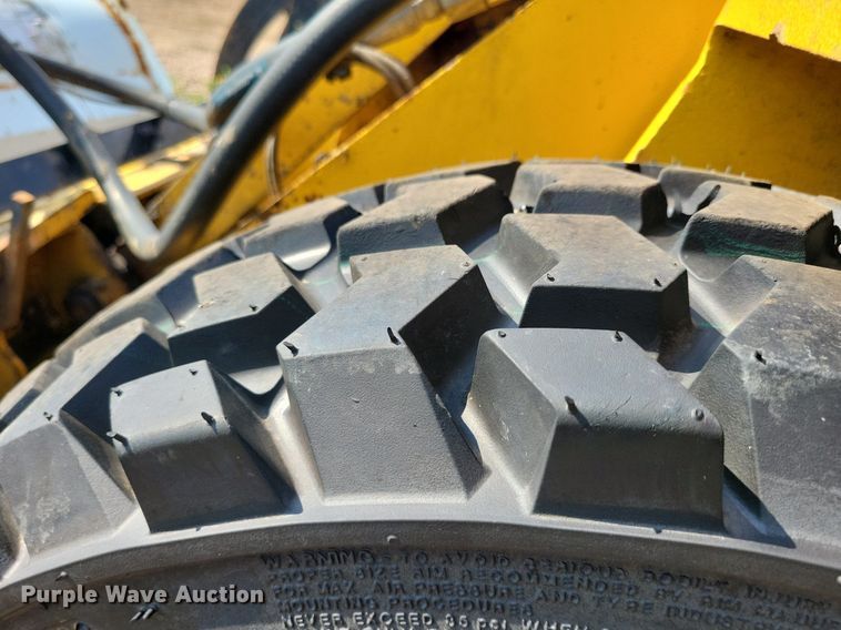image for item DR4430 1997 NMC Wollard Swinger AG2000 wheel loader