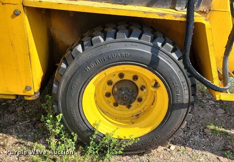 image for item DR4430 1997 NMC Wollard Swinger AG2000 wheel loader