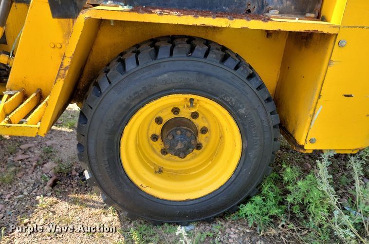 image for item DR4430 1997 NMC Wollard Swinger AG2000 wheel loader