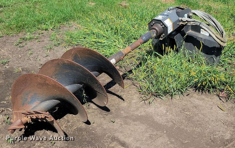 image for item DR4432 2013 Bobcat 15C skid steer auger