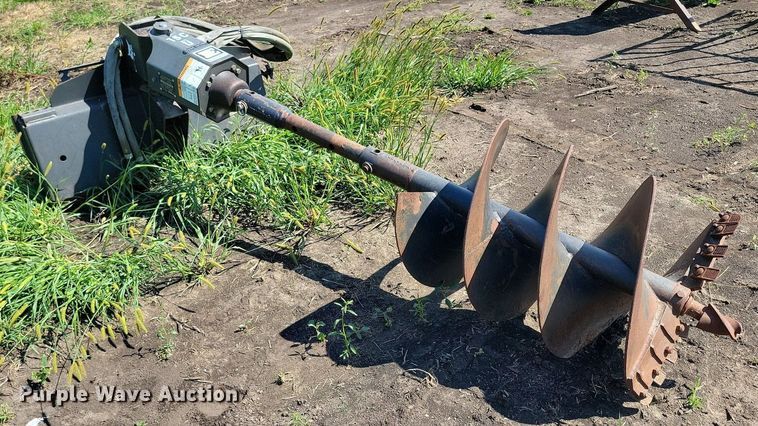 image for item DR4432 2013 Bobcat 15C skid steer auger