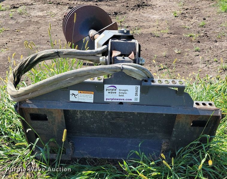 image for item DR4432 2013 Bobcat 15C skid steer auger