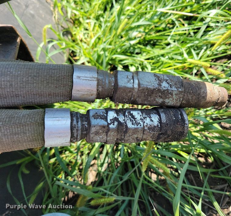 image for item DR4432 2013 Bobcat 15C skid steer auger