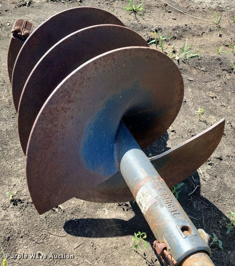 image for item DR4432 2013 Bobcat 15C skid steer auger
