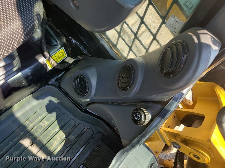 image for item DR4445 2019 Caterpillar 289D3 tracked skid steer loader