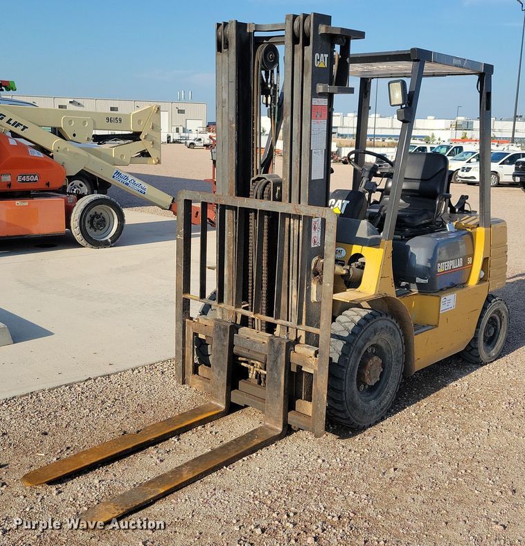 image for item DR4448 1997 Caterpillar GP25 forklift