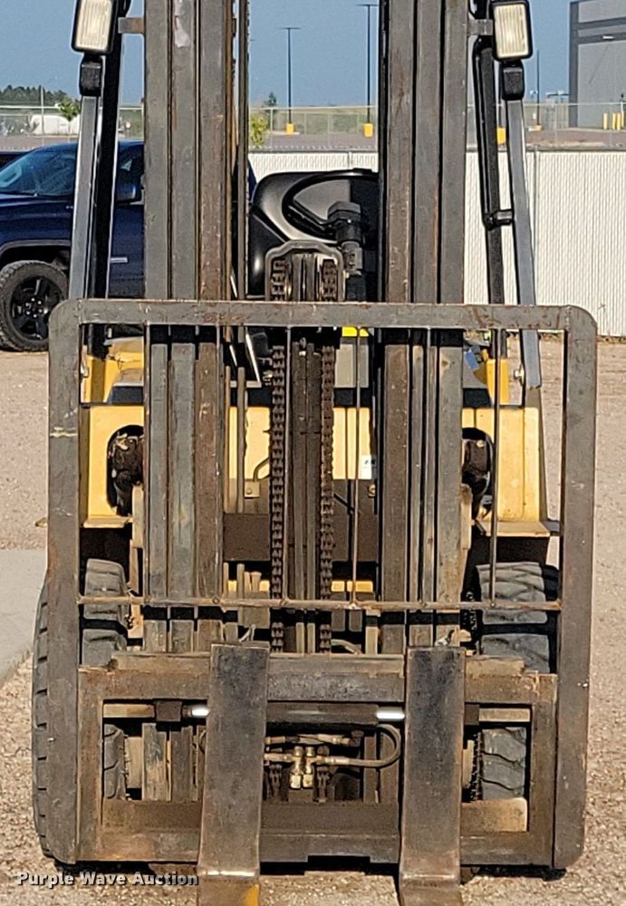 image for item DR4448 1997 Caterpillar GP25 forklift