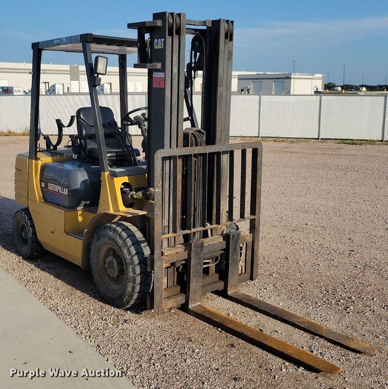 image for item DR4448 1997 Caterpillar GP25 forklift