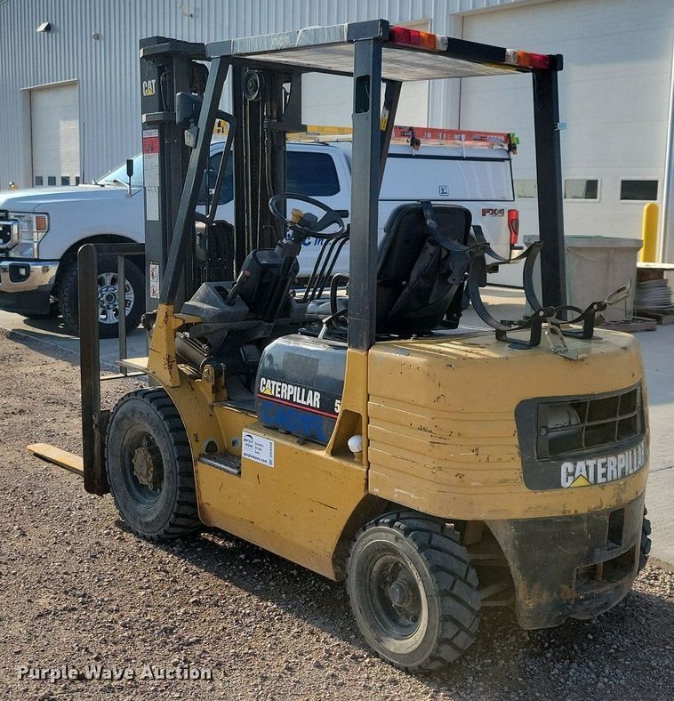image for item DR4448 1997 Caterpillar GP25 forklift