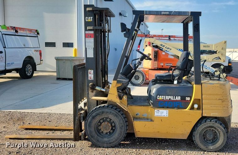image for item DR4448 1997 Caterpillar GP25 forklift