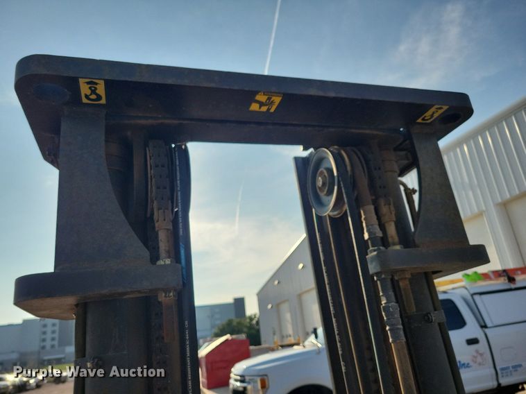 image for item DR4448 1997 Caterpillar GP25 forklift