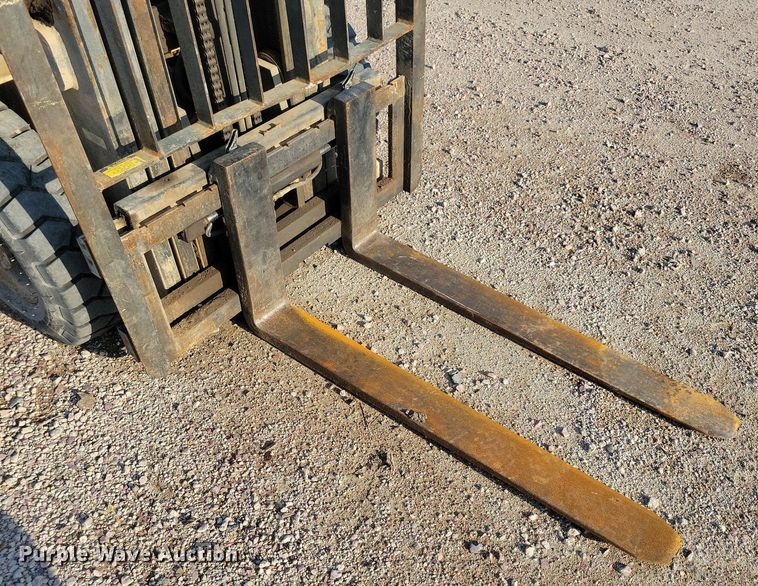 image for item DR4448 1997 Caterpillar GP25 forklift