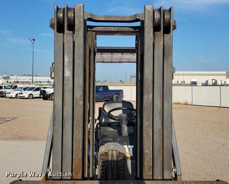 image for item DR4448 1997 Caterpillar GP25 forklift