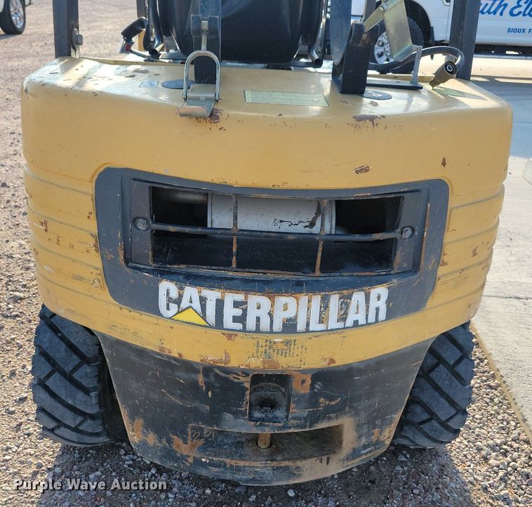 image for item DR4448 1997 Caterpillar GP25 forklift