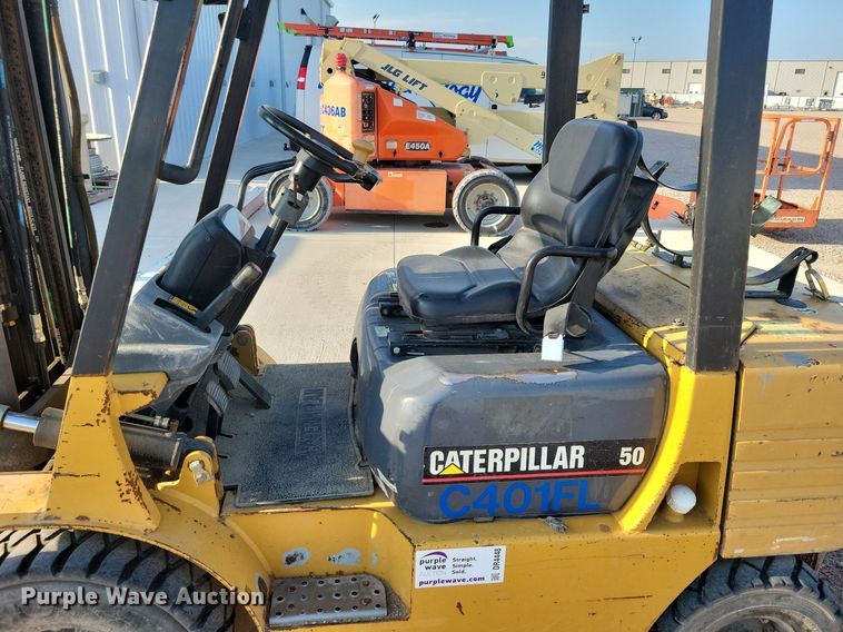image for item DR4448 1997 Caterpillar GP25 forklift