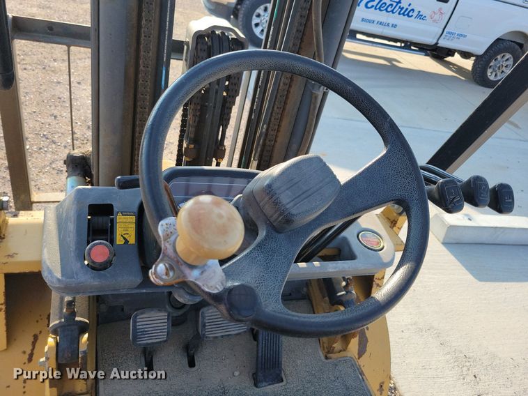image for item DR4448 1997 Caterpillar GP25 forklift