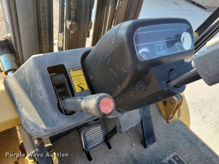image for item DR4448 1997 Caterpillar GP25 forklift