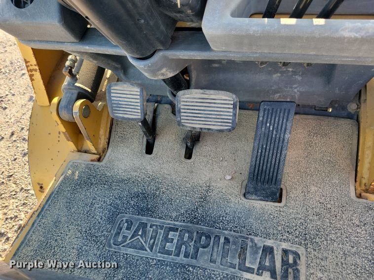 image for item DR4448 1997 Caterpillar GP25 forklift