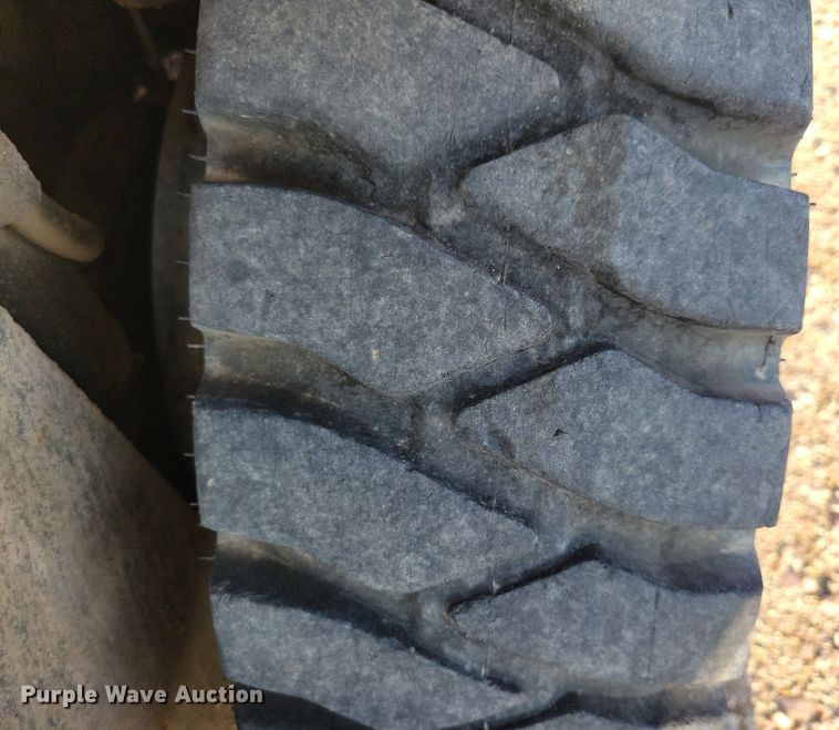 image for item DR4448 1997 Caterpillar GP25 forklift