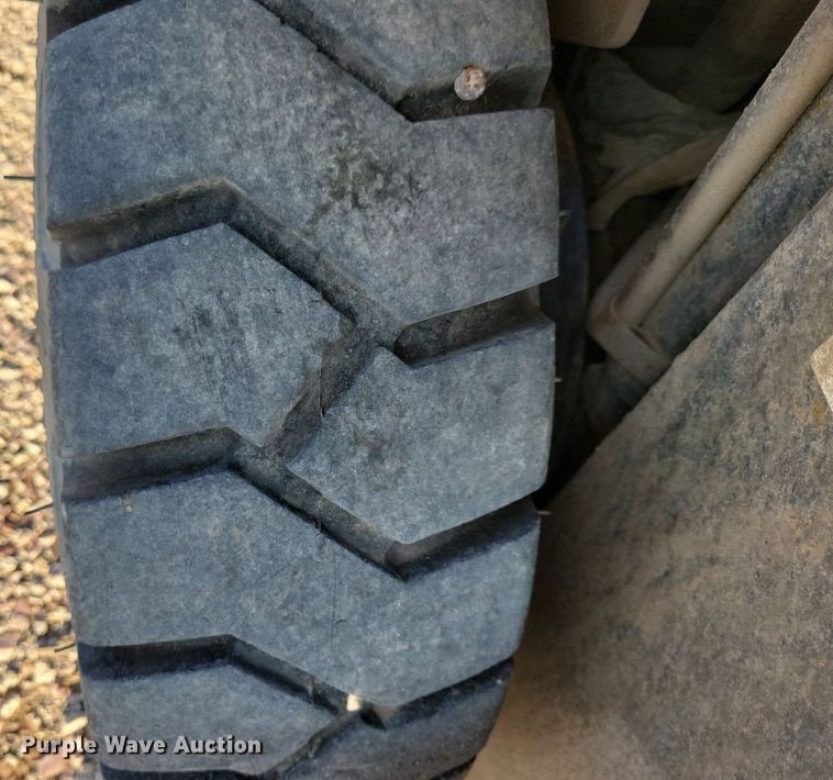 image for item DR4448 1997 Caterpillar GP25 forklift