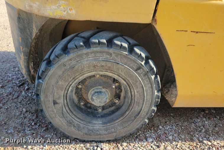 image for item DR4448 1997 Caterpillar GP25 forklift