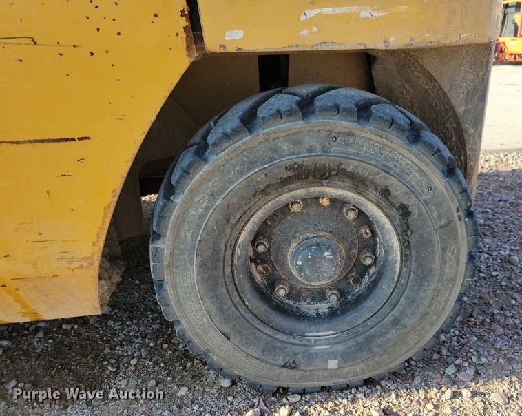 image for item DR4448 1997 Caterpillar GP25 forklift