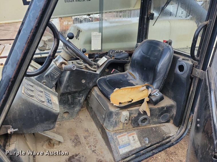 image for item DR4449 2003 Ingersoll-Rand VR-843C telehandler