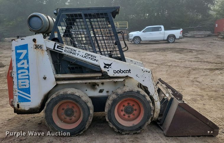 image for item DR4451 1993 Bobcat 742B skid steer loader