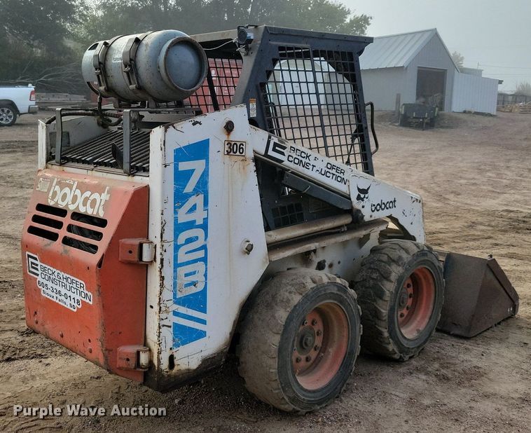 image for item DR4451 1993 Bobcat 742B skid steer loader