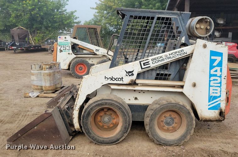 image for item DR4451 1993 Bobcat 742B skid steer loader