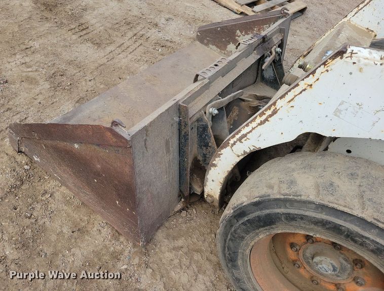 image for item DR4451 1993 Bobcat 742B skid steer loader