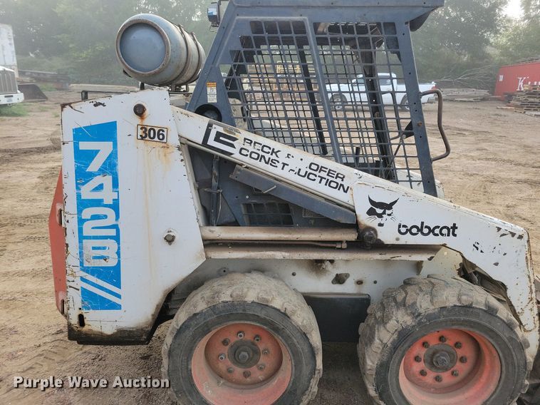 image for item DR4451 1993 Bobcat 742B skid steer loader