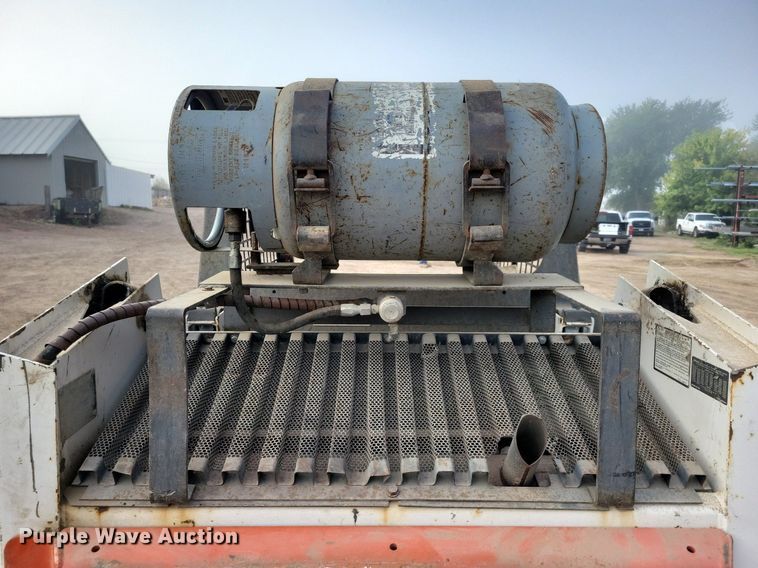 image for item DR4451 1993 Bobcat 742B skid steer loader