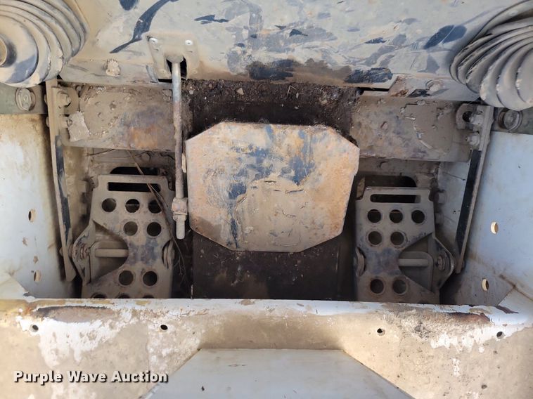 image for item DR4451 1993 Bobcat 742B skid steer loader