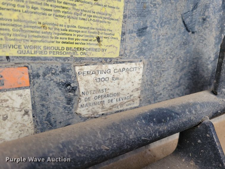 image for item DR4451 1993 Bobcat 742B skid steer loader